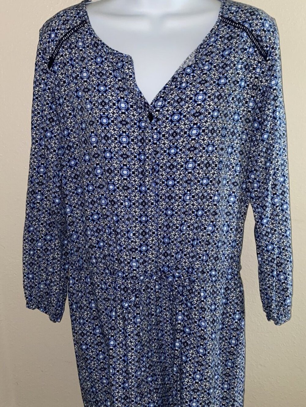 Gap women's romper , excellent condition, like NEW, S